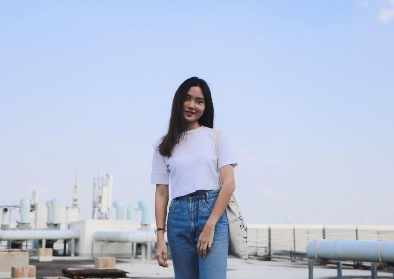 7 Inspirasi Outfit Biru Sesuai Mood, Paduan Gaya Keren untuk Acara ... Ide Outfit Kasual Untuk Acara Santai