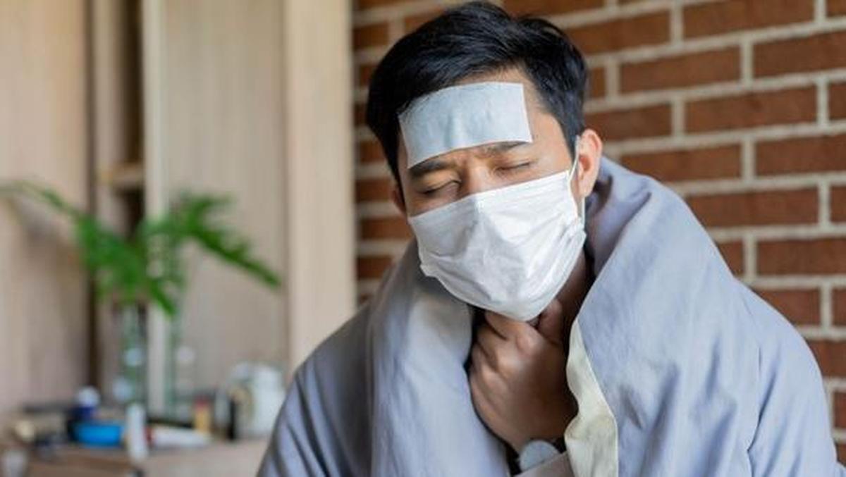 Infografis Vektor Menunjukkan Persamaan Dan Perbedaan Antara Pilek Dan ... Perbedaan Antara Flu Biasa Dan Flu Berat