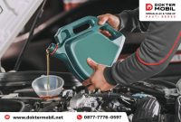 4 Tips Memilih Oli Mesin Mobil yang Tepat - Garasi.id Cara Memilih Oli Mesin Terbaik Untuk Mobil